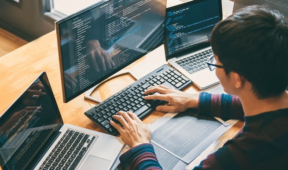 Apa Tanggung Jawab Seorang Ahli Informatika? Simak Jawabannya