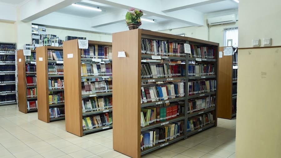10 Larangan di Perpustakaan dalam Bahasa Inggris