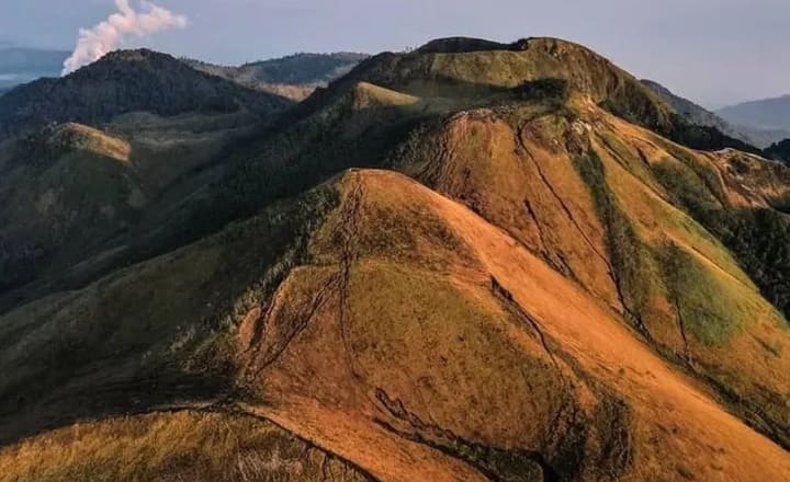 Mendaki Gunung Guntur: Persiapan, Jalur, dan Tips Aman untuk Pendaki